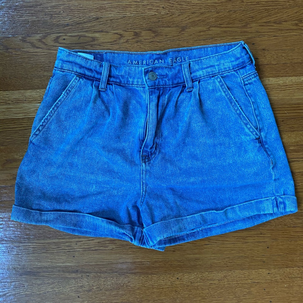 American eagle mom short